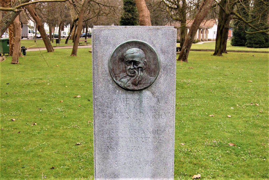 Monumento a Rubén Darío (Gijón, Asturias - ESPAÑA) Monumento a Rubén Darío (Gijón, Asturias - ESPAÑA)